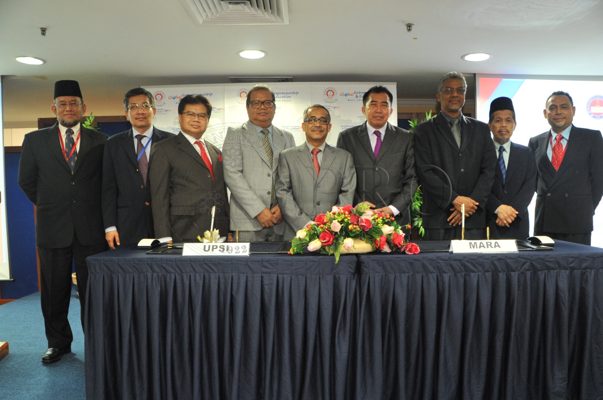 PRO 14 37 MARA PRO 4774